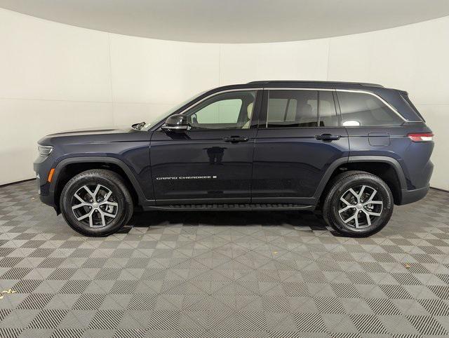 used 2024 Jeep Grand Cherokee car, priced at $41,981