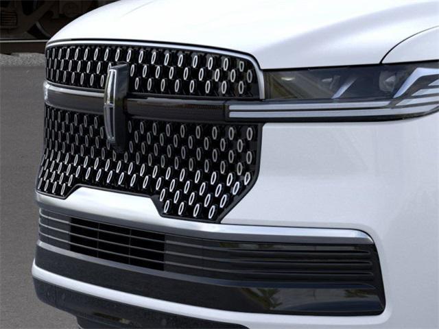 new 2025 Lincoln Navigator car, priced at $109,075