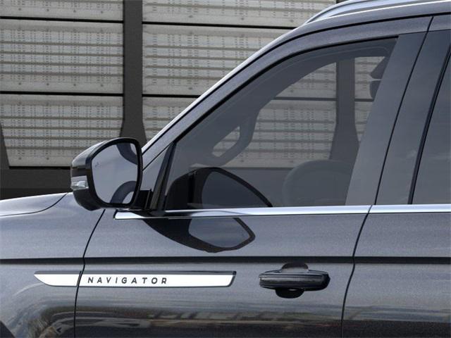 new 2025 Lincoln Navigator car, priced at $102,525