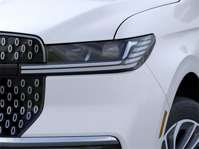 new 2025 Lincoln Navigator car, priced at $103,190