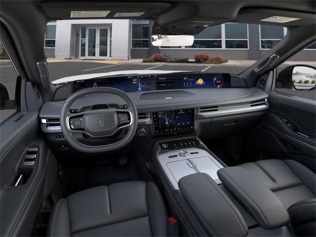 new 2025 Lincoln Navigator car, priced at $105,435