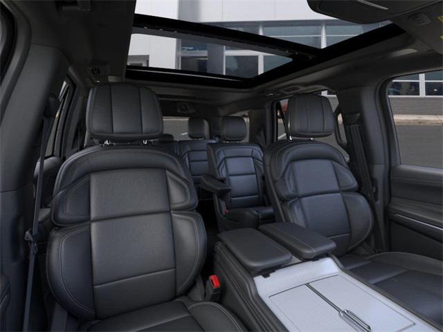 new 2025 Lincoln Navigator car, priced at $105,435