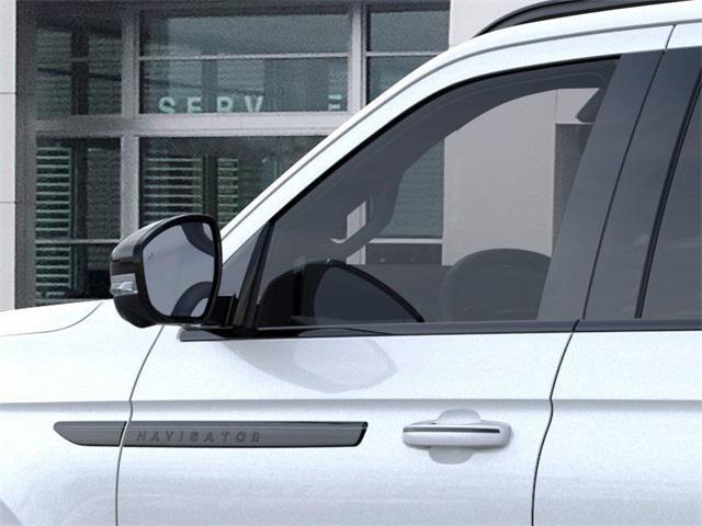 new 2025 Lincoln Navigator car, priced at $105,435