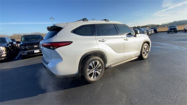 used 2022 Toyota Highlander car, priced at $34,990