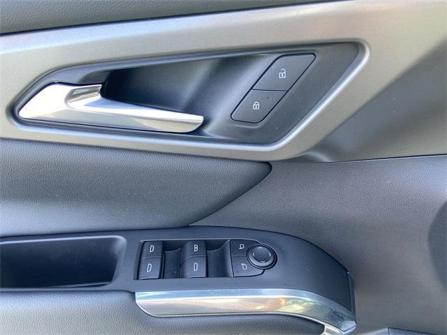 used 2025 Chevrolet Traverse car, priced at $40,990