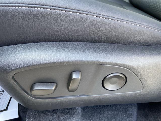 used 2025 Chevrolet Traverse car, priced at $40,990