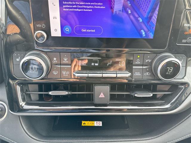 used 2024 Toyota Highlander car, priced at $39,990