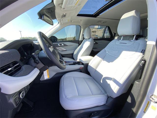 new 2025 Ford Explorer car, priced at $60,640