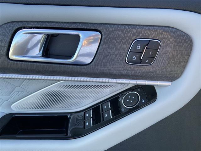 new 2025 Ford Explorer car, priced at $60,640
