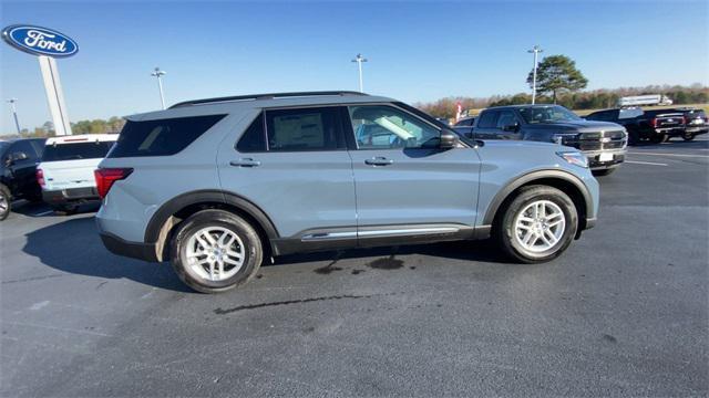 new 2025 Ford Explorer car, priced at $40,945