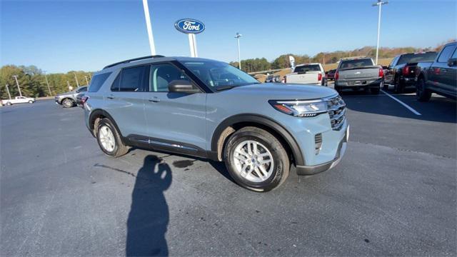 new 2025 Ford Explorer car, priced at $40,945