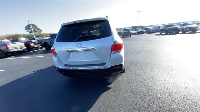 used 2013 Toyota Highlander car, priced at $10,570