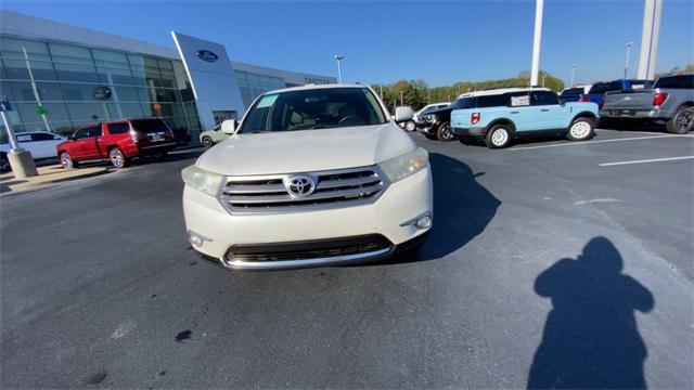 used 2013 Toyota Highlander car, priced at $10,570