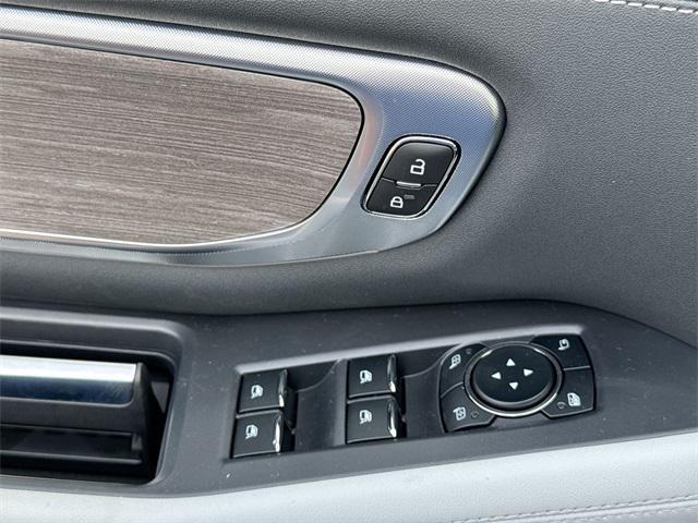 new 2025 Ford Expedition car, priced at $92,210