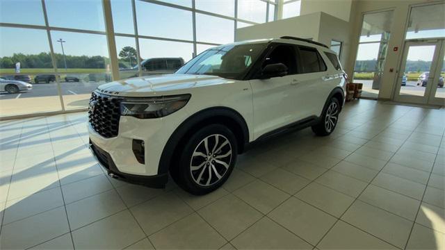 new 2025 Ford Explorer car, priced at $45,885