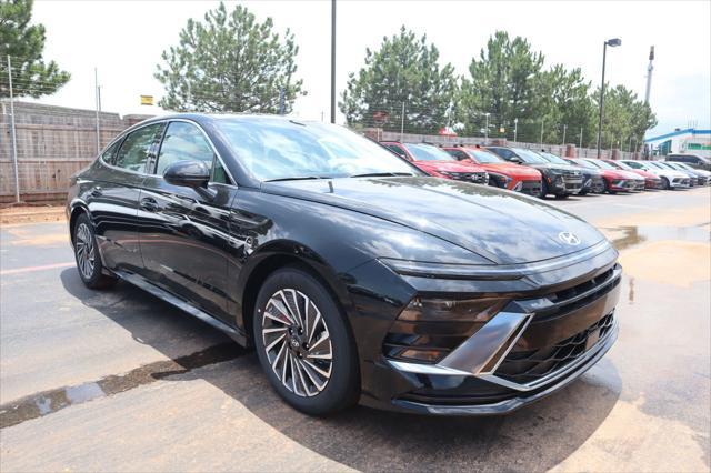 new 2025 Hyundai Sonata Hybrid car