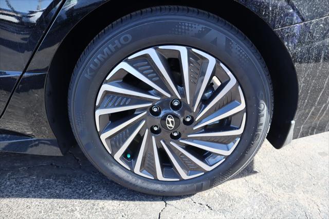 new 2025 Hyundai Sonata Hybrid car, priced at $32,134