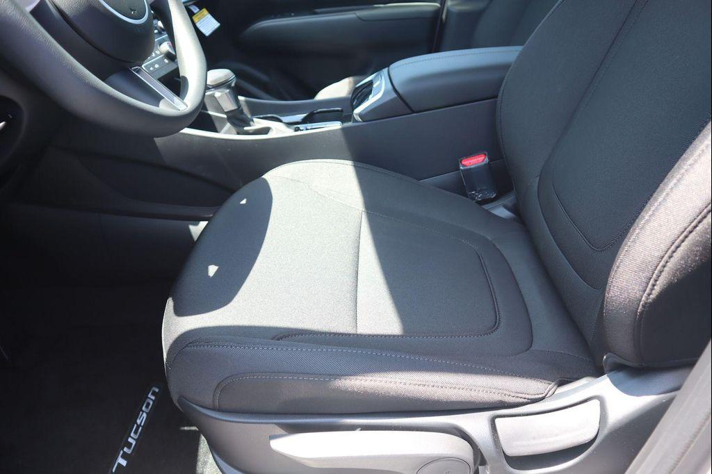 new 2025 Hyundai Tucson car, priced at $32,005