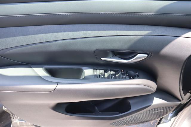 new 2025 Hyundai TUCSON Hybrid car, priced at $33,312