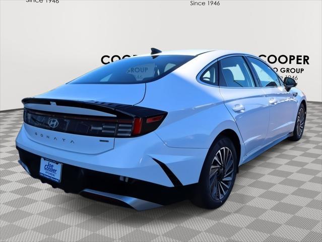 new 2025 Hyundai Sonata Hybrid car