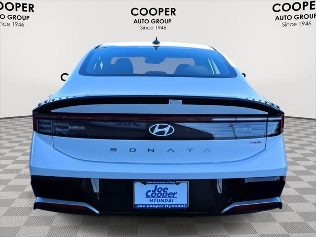 new 2025 Hyundai Sonata Hybrid car