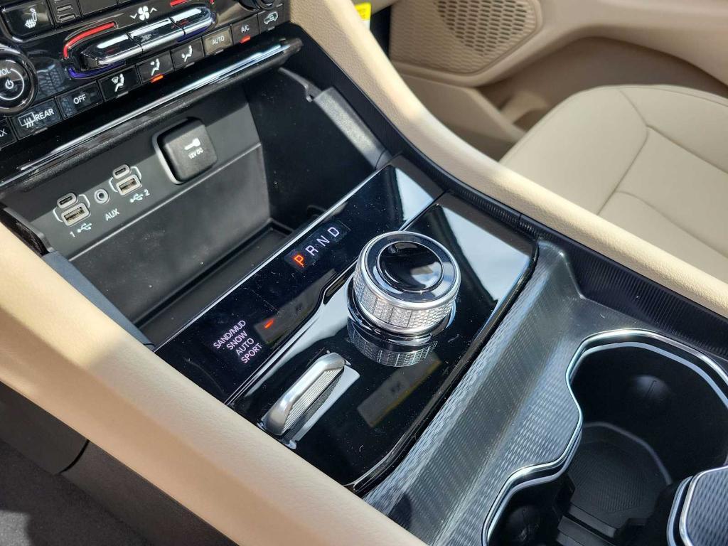 new 2025 Jeep Grand Cherokee car, priced at $46,590