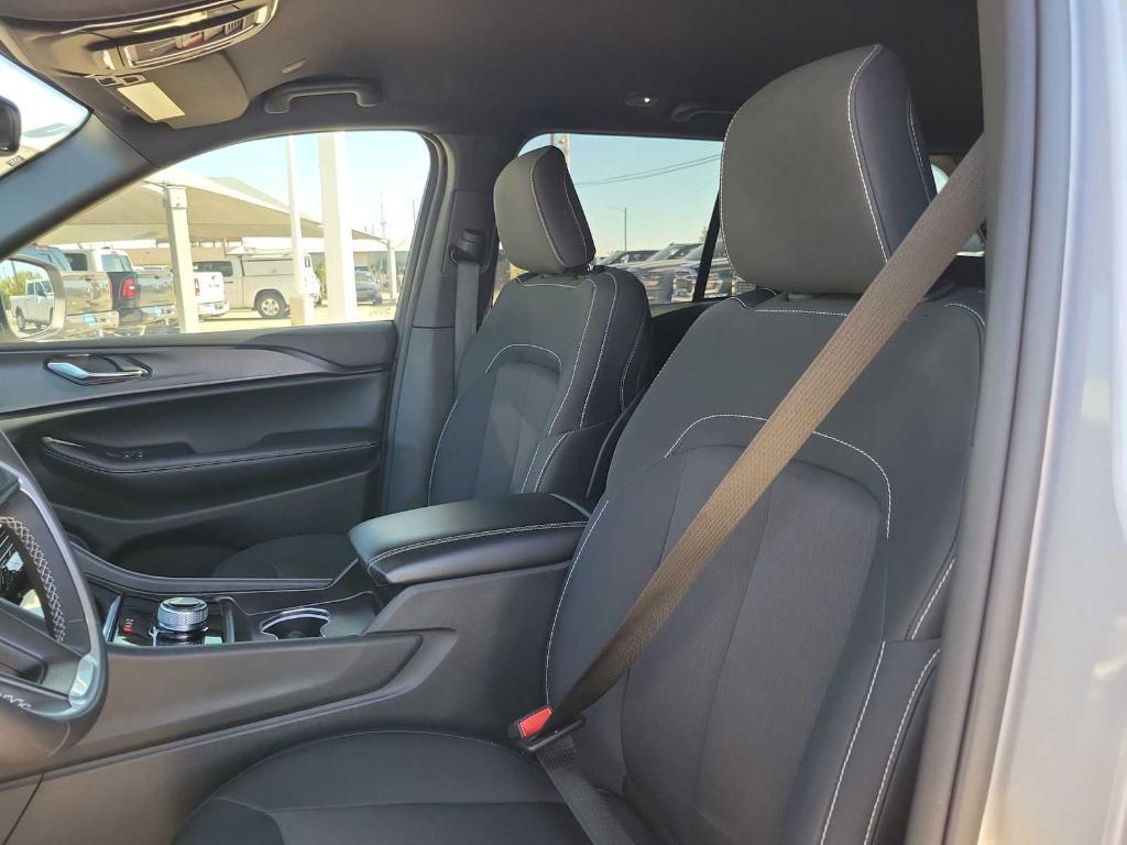 used 2024 Jeep Grand Cherokee car, priced at $34,999