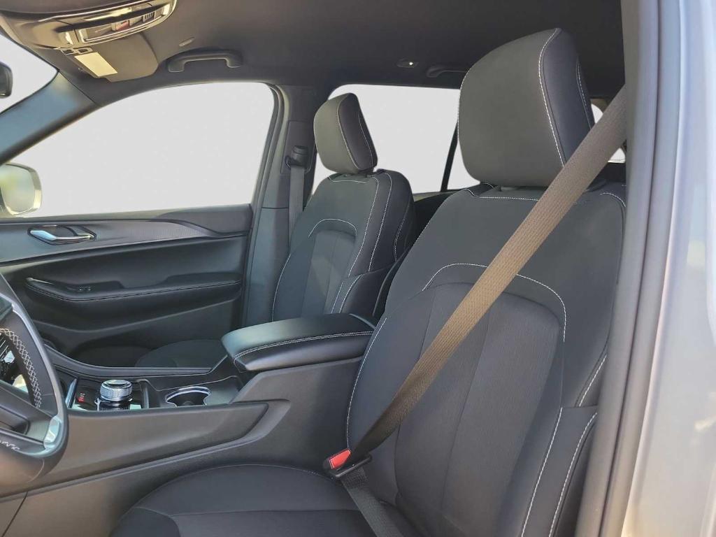 used 2024 Jeep Grand Cherokee car, priced at $35,999