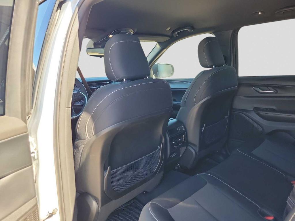 used 2024 Jeep Grand Cherokee car, priced at $35,999