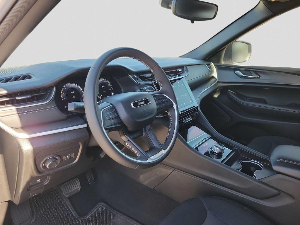 used 2024 Jeep Grand Cherokee car, priced at $35,999