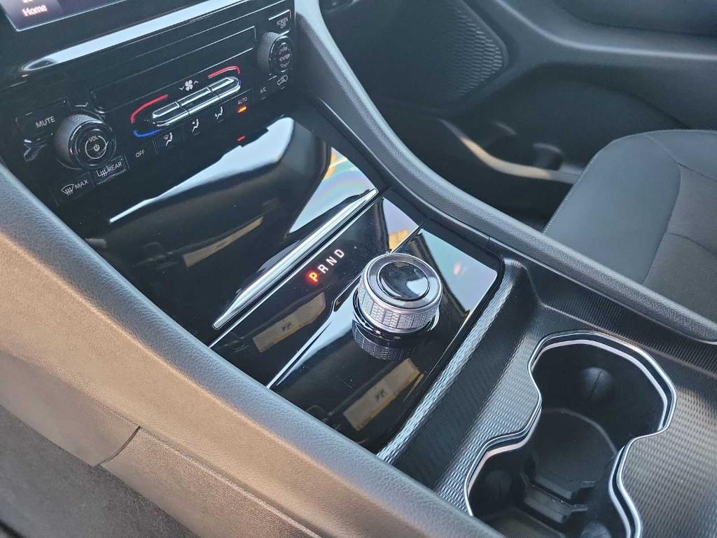 used 2024 Jeep Grand Cherokee car, priced at $34,999