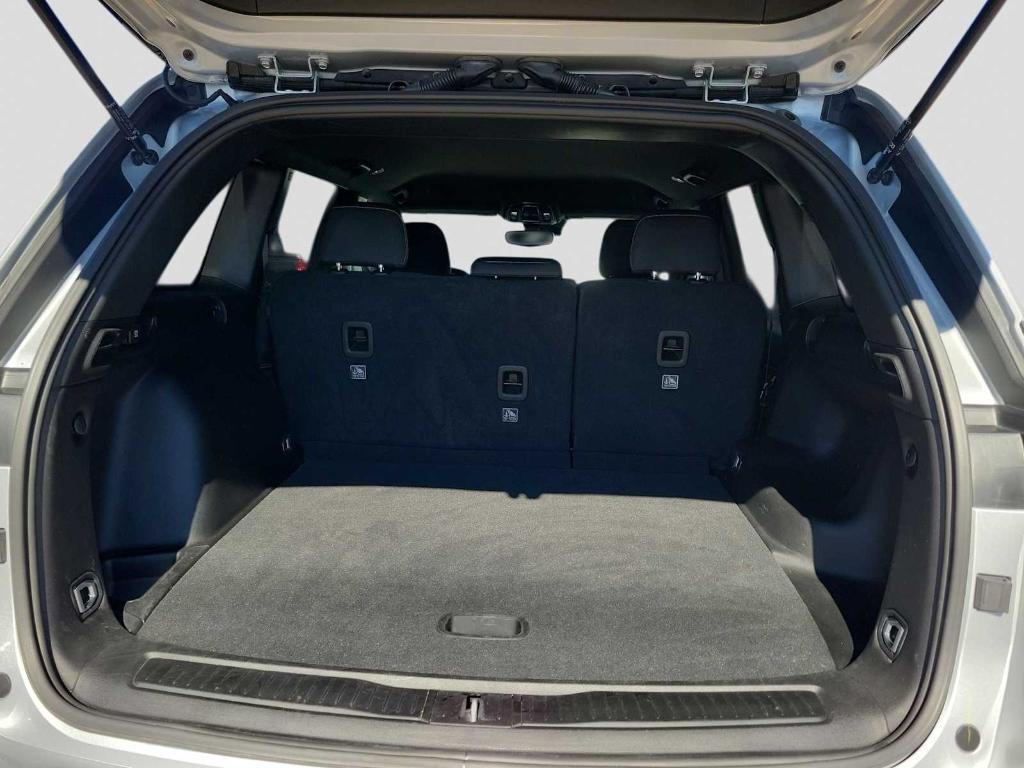 used 2024 Jeep Grand Cherokee car, priced at $35,999