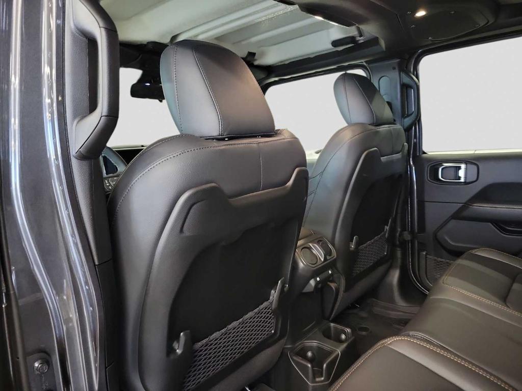 new 2025 Jeep Gladiator car, priced at $46,160