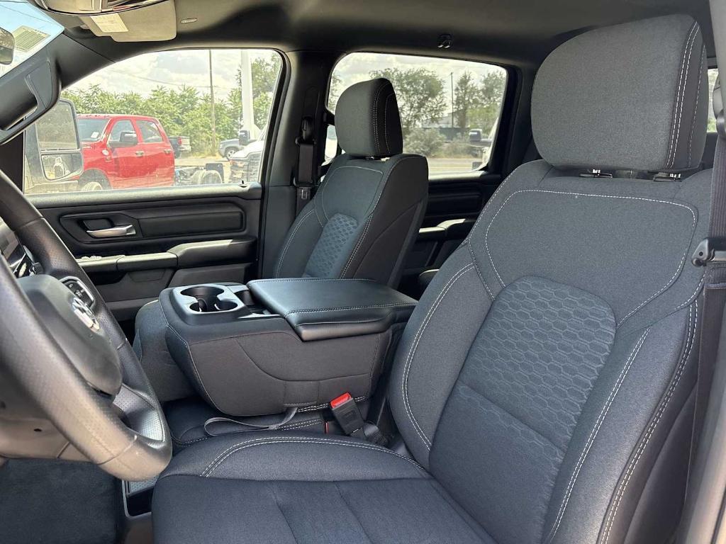 new 2025 Ram 1500 car, priced at $47,558