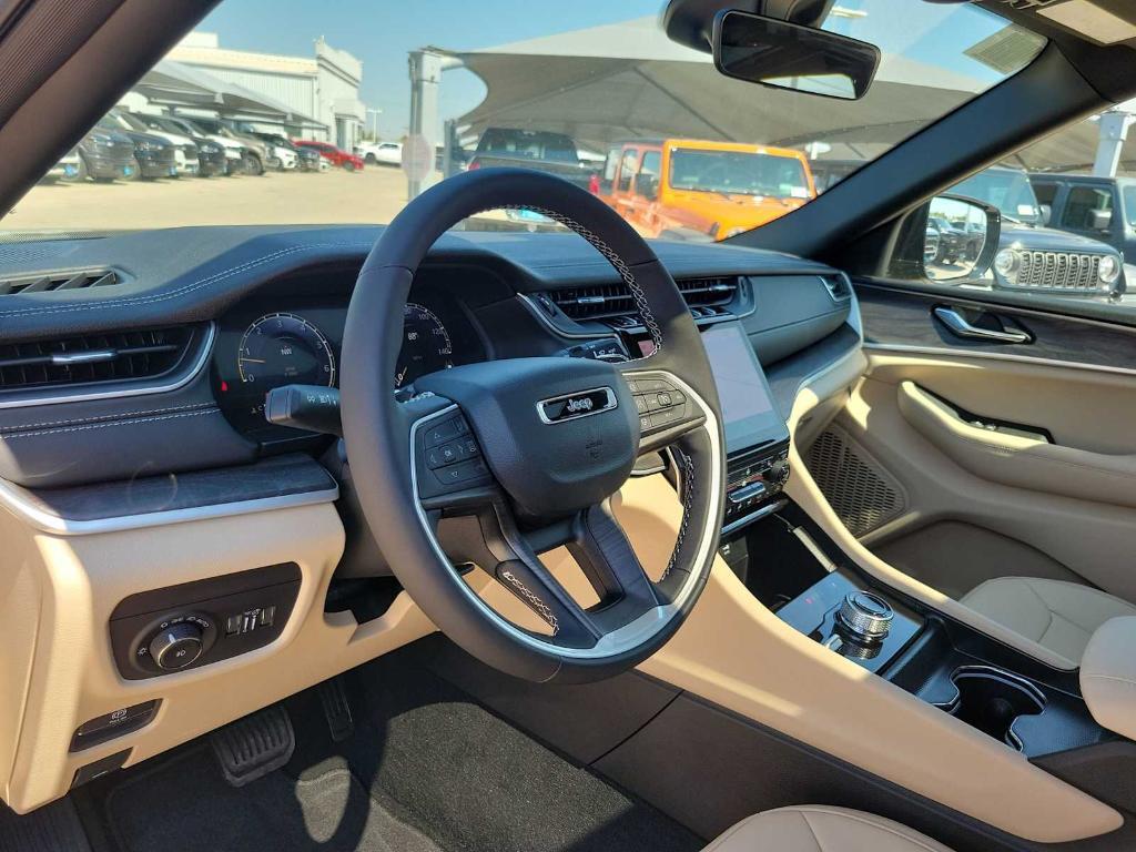 new 2025 Jeep Grand Cherokee car, priced at $46,760