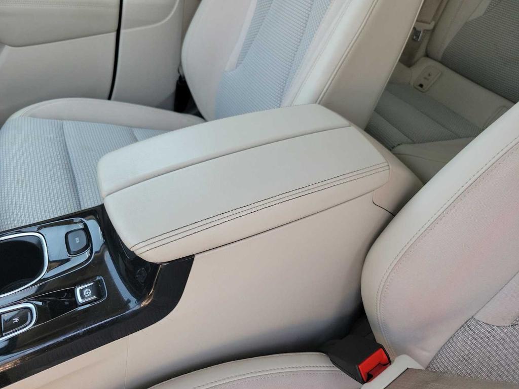 used 2023 Buick Envision car, priced at $24,995