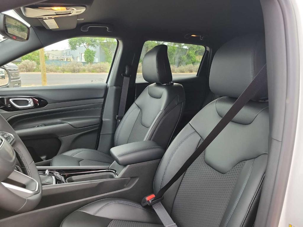 new 2025 Jeep Compass car, priced at $30,863