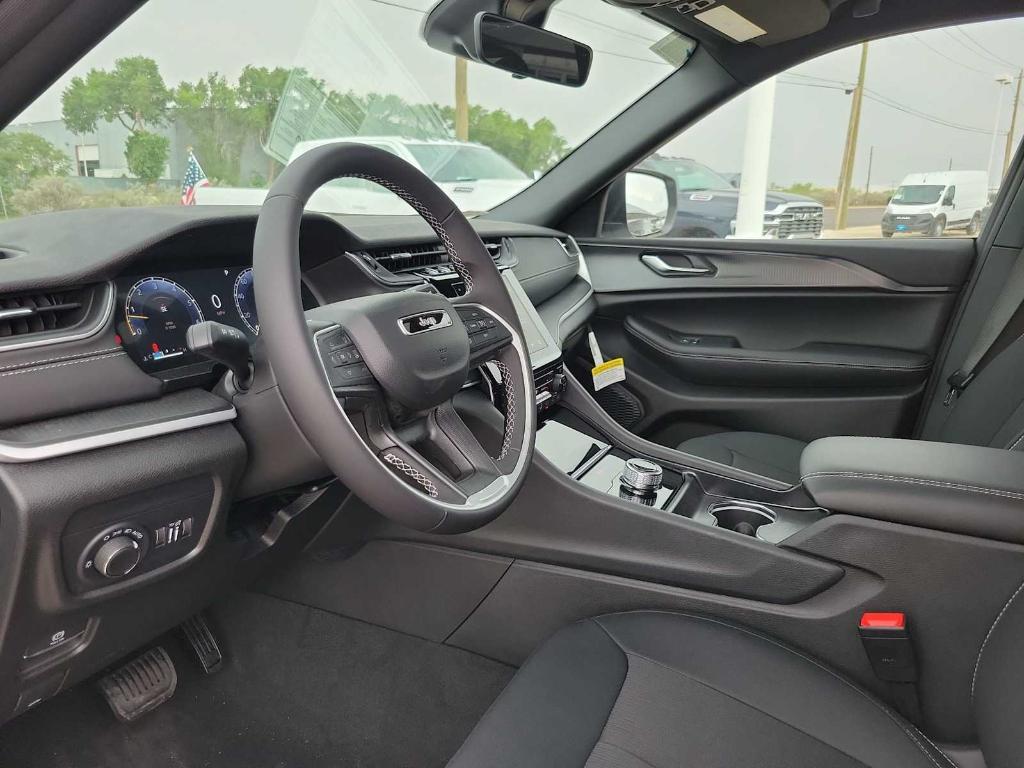 new 2025 Jeep Grand Cherokee L car, priced at $38,695