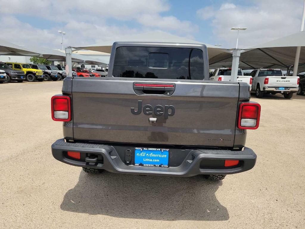 new 2025 Jeep Gladiator car, priced at $45,889