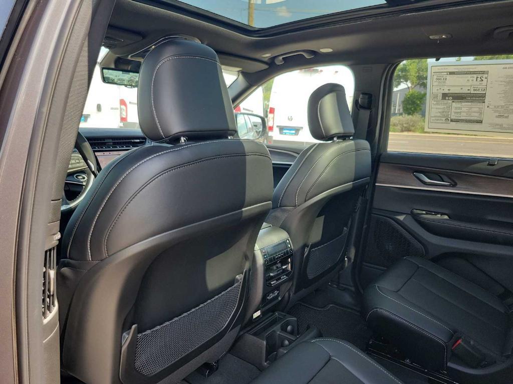 new 2025 Jeep Grand Cherokee L car, priced at $50,637