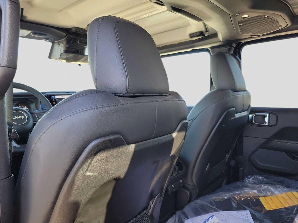 new 2025 Jeep Gladiator car, priced at $46,160