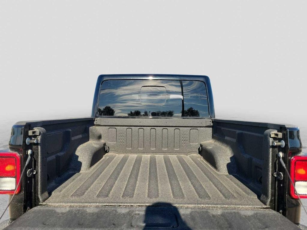 new 2025 Jeep Gladiator car, priced at $46,160