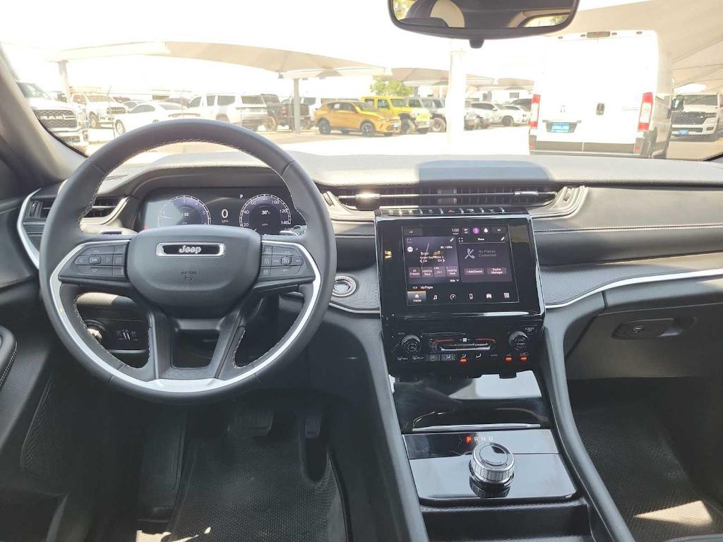 used 2024 Jeep Grand Cherokee car, priced at $39,995