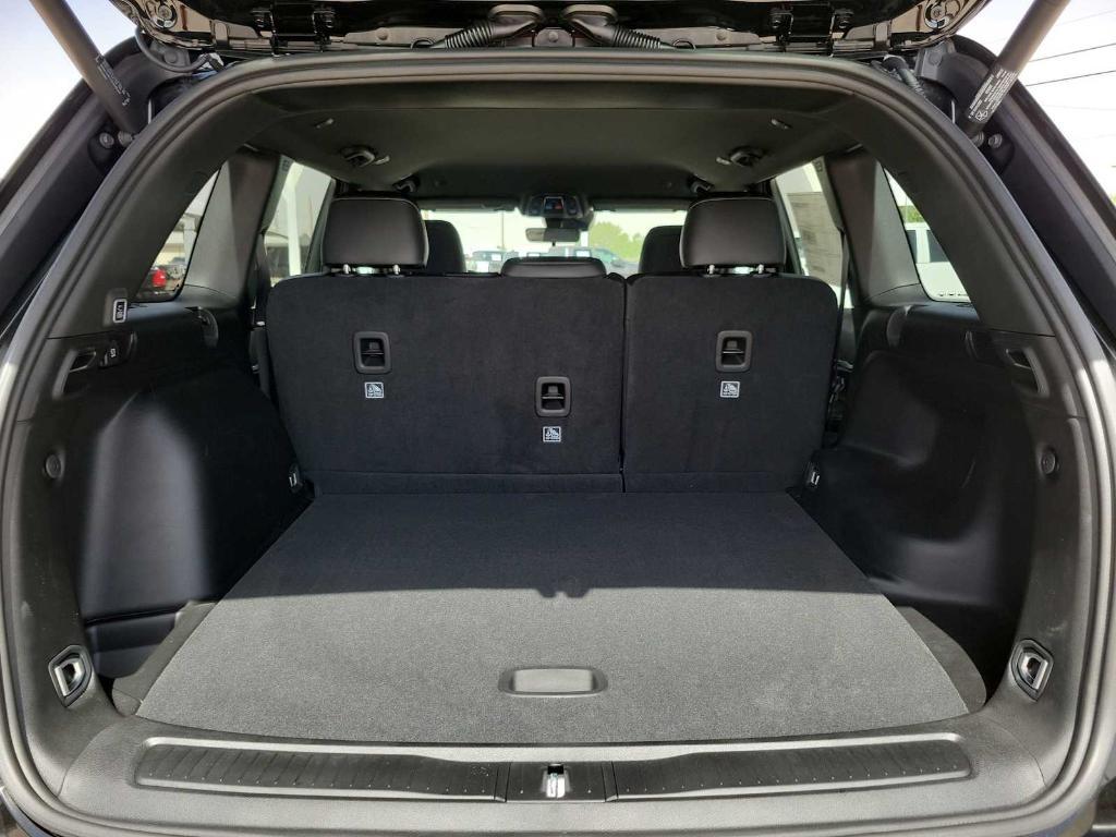 new 2025 Jeep Grand Cherokee car, priced at $49,645