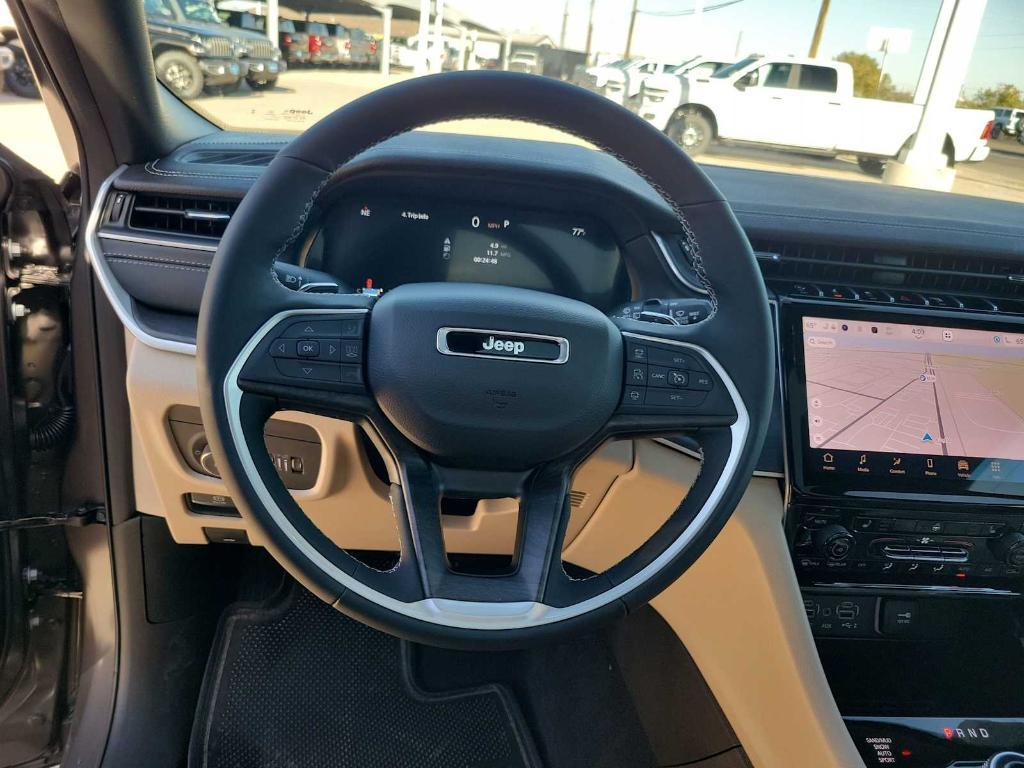 new 2025 Jeep Grand Cherokee car, priced at $49,910