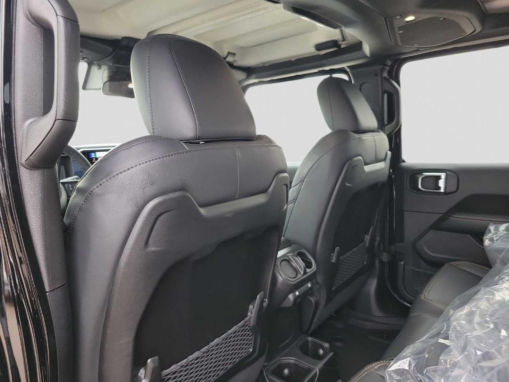 new 2025 Jeep Gladiator car, priced at $44,160