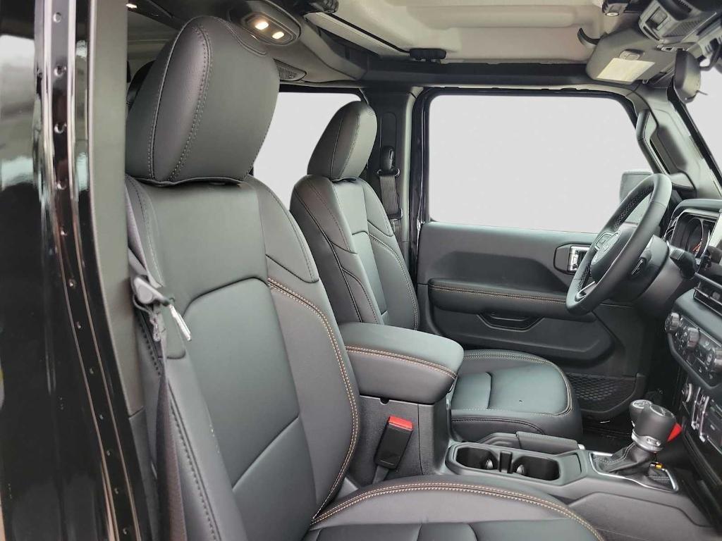 new 2025 Jeep Gladiator car, priced at $44,160