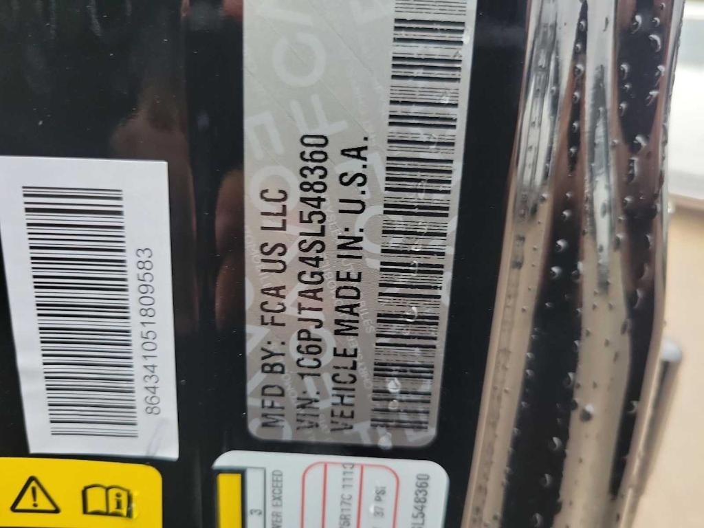 new 2025 Jeep Gladiator car, priced at $44,160