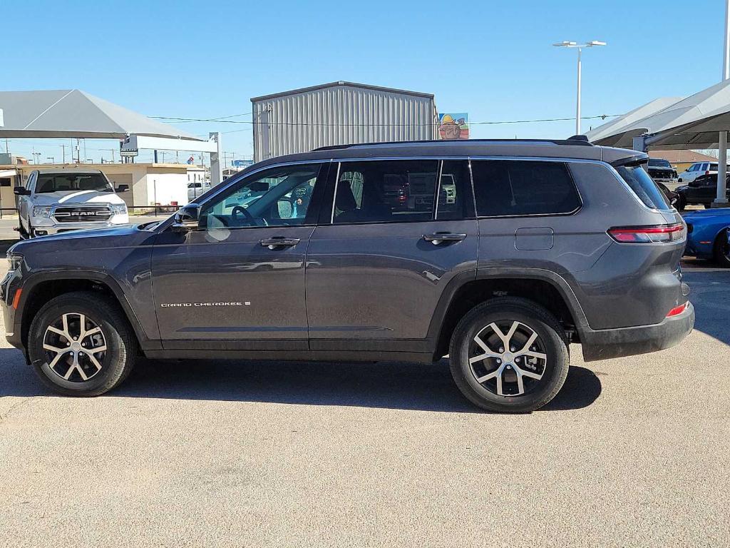 new 2023 Jeep Grand Cherokee L car, priced at $53,208