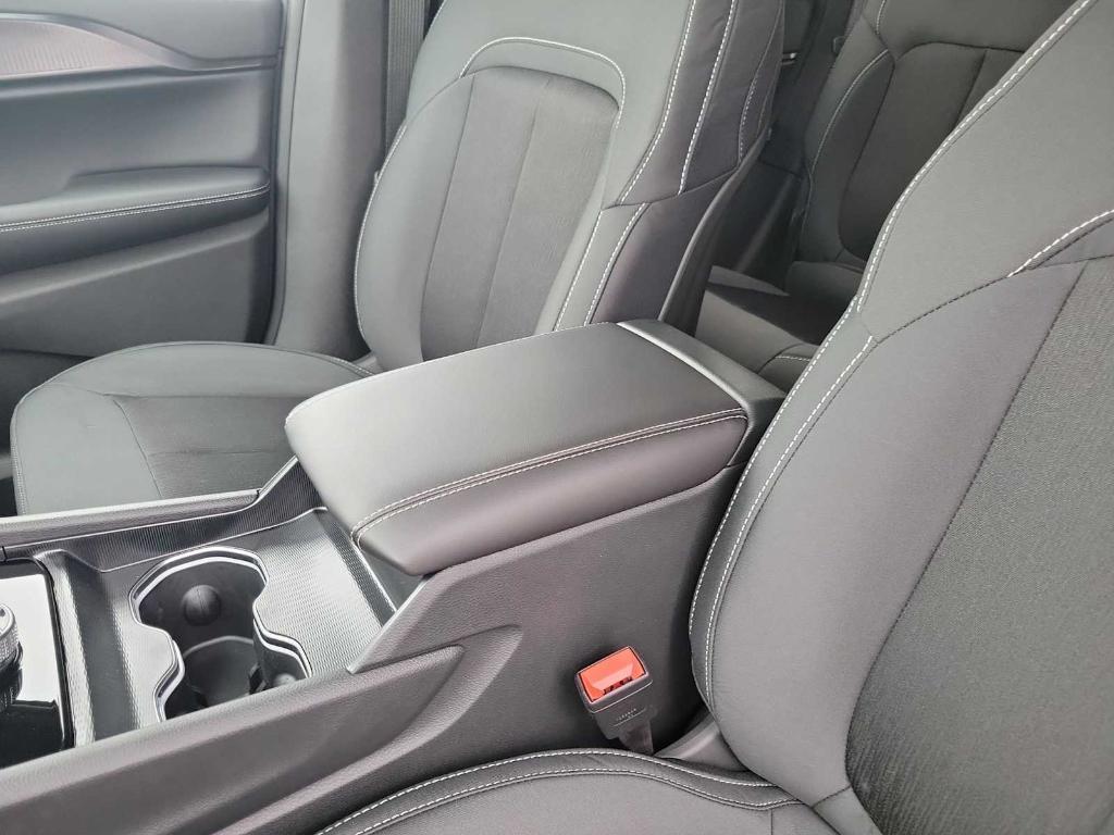 new 2025 Jeep Grand Cherokee car, priced at $38,125